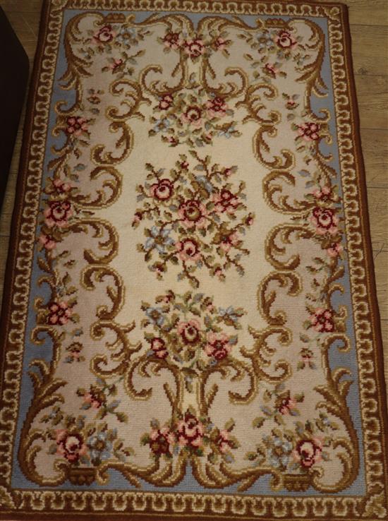 An Aubusson style rug Approx. 160 x 100cm